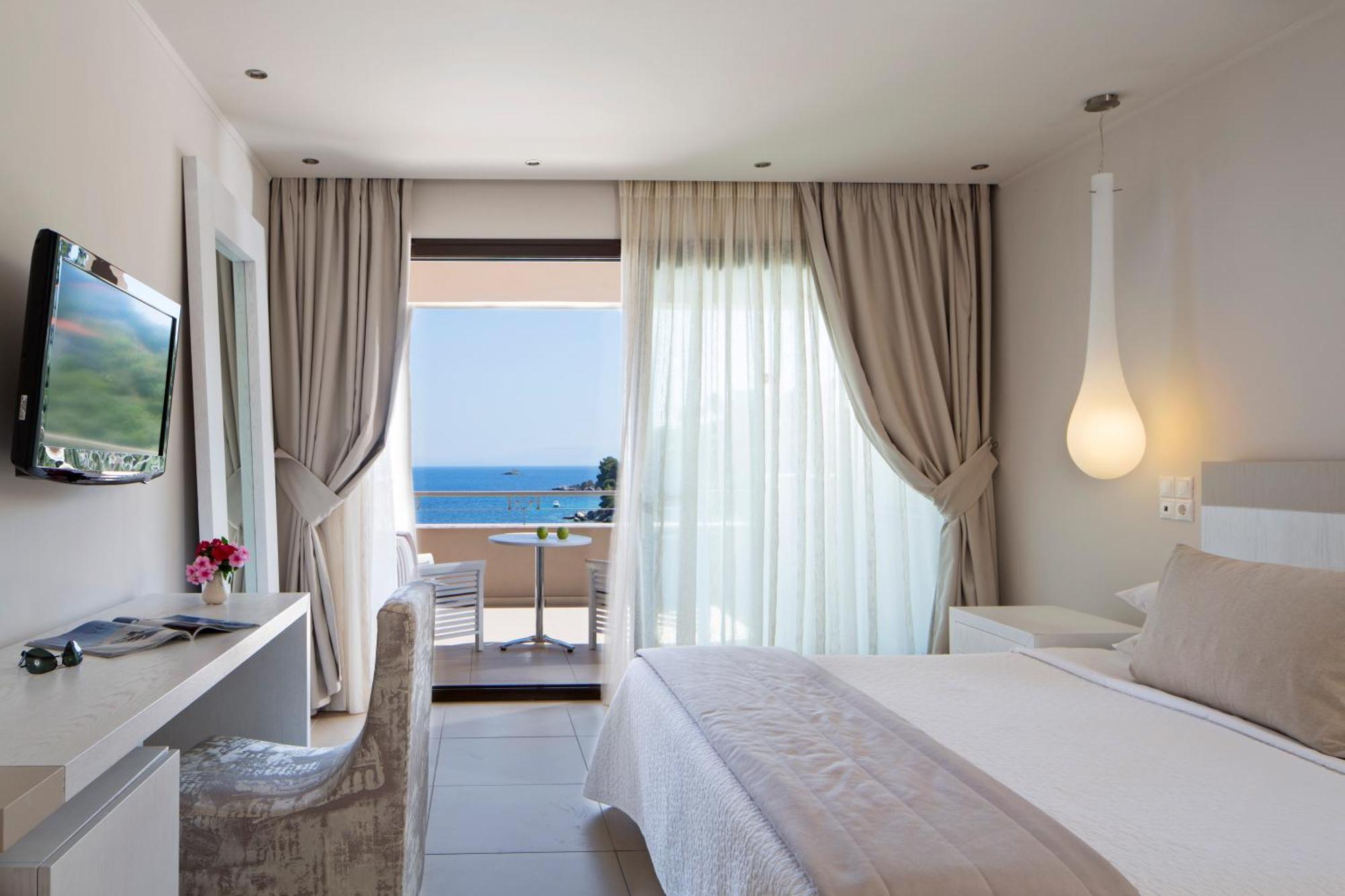 Deluxe Double Room with Sea View - Adults only